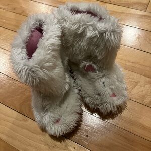 L.L. Bean Kids Fluffy White and Pink Slippers